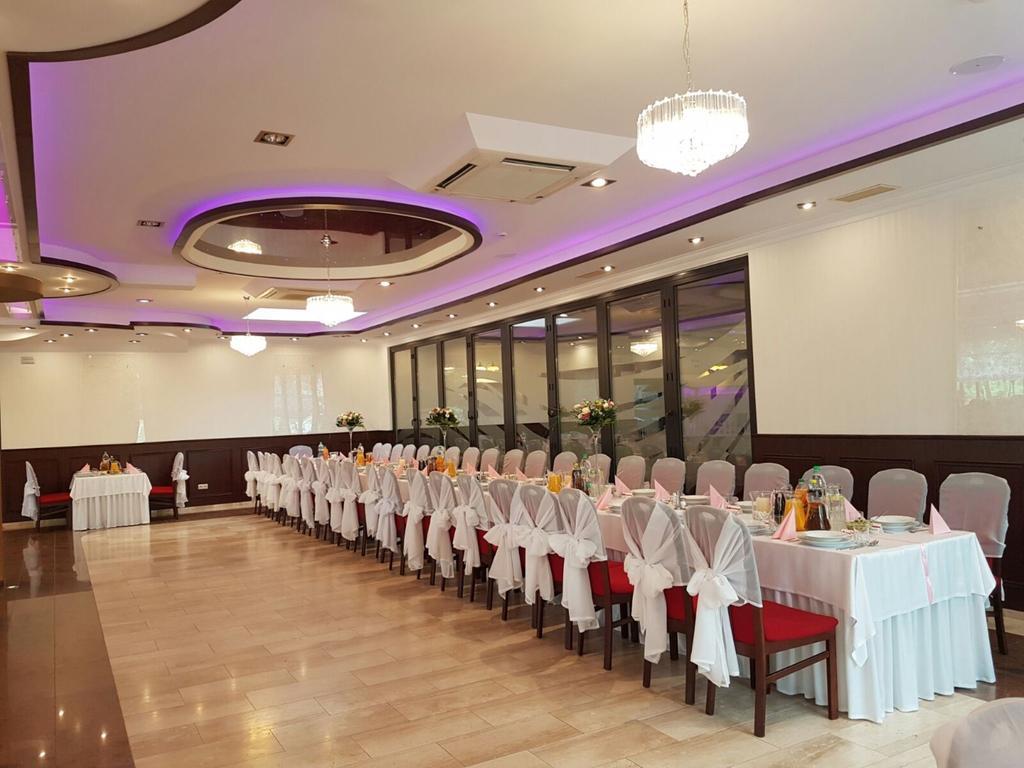 Hotel Texicana Sulechow Luaran gambar