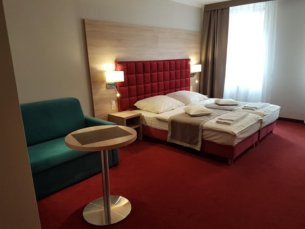 Hotel Texicana Sulechow Luaran gambar