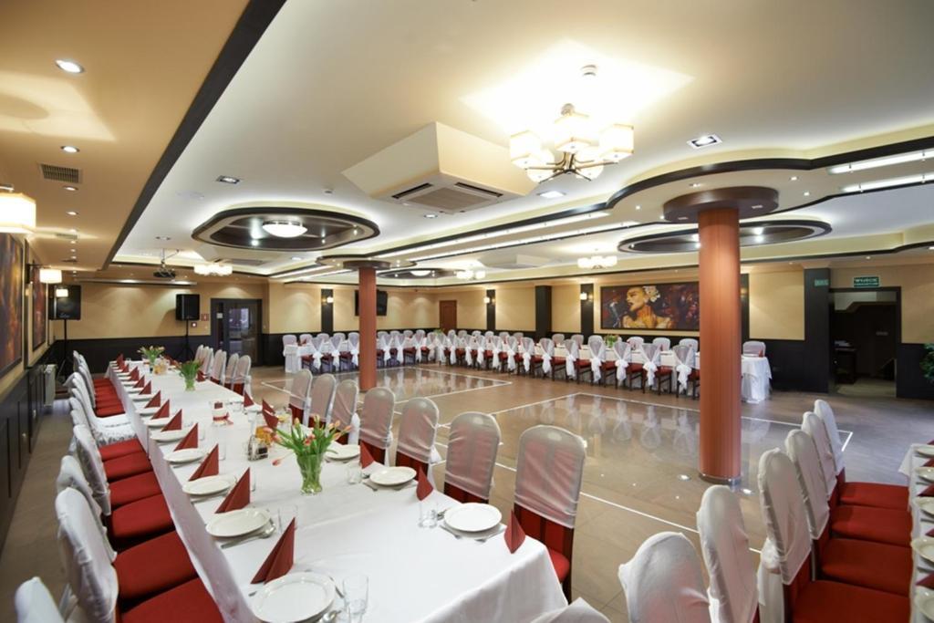 Hotel Texicana Sulechow Luaran gambar