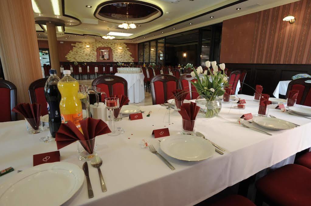Hotel Texicana Sulechow Luaran gambar